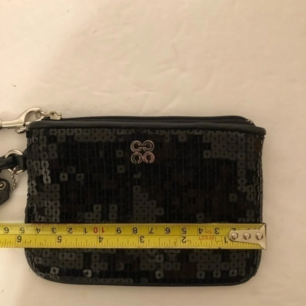 👛 COACH 👛 black sequined evening wristlet